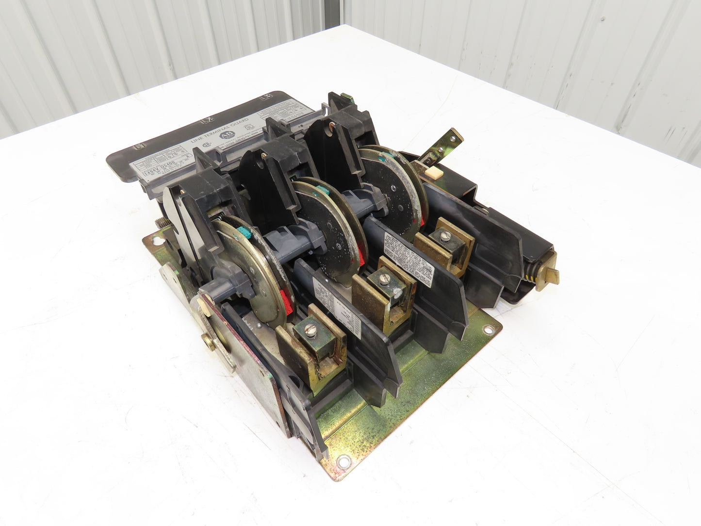 Allen Bradley 1494V-DS400 Safety Disconnect Switch 400A 600V 125HP 3Ph