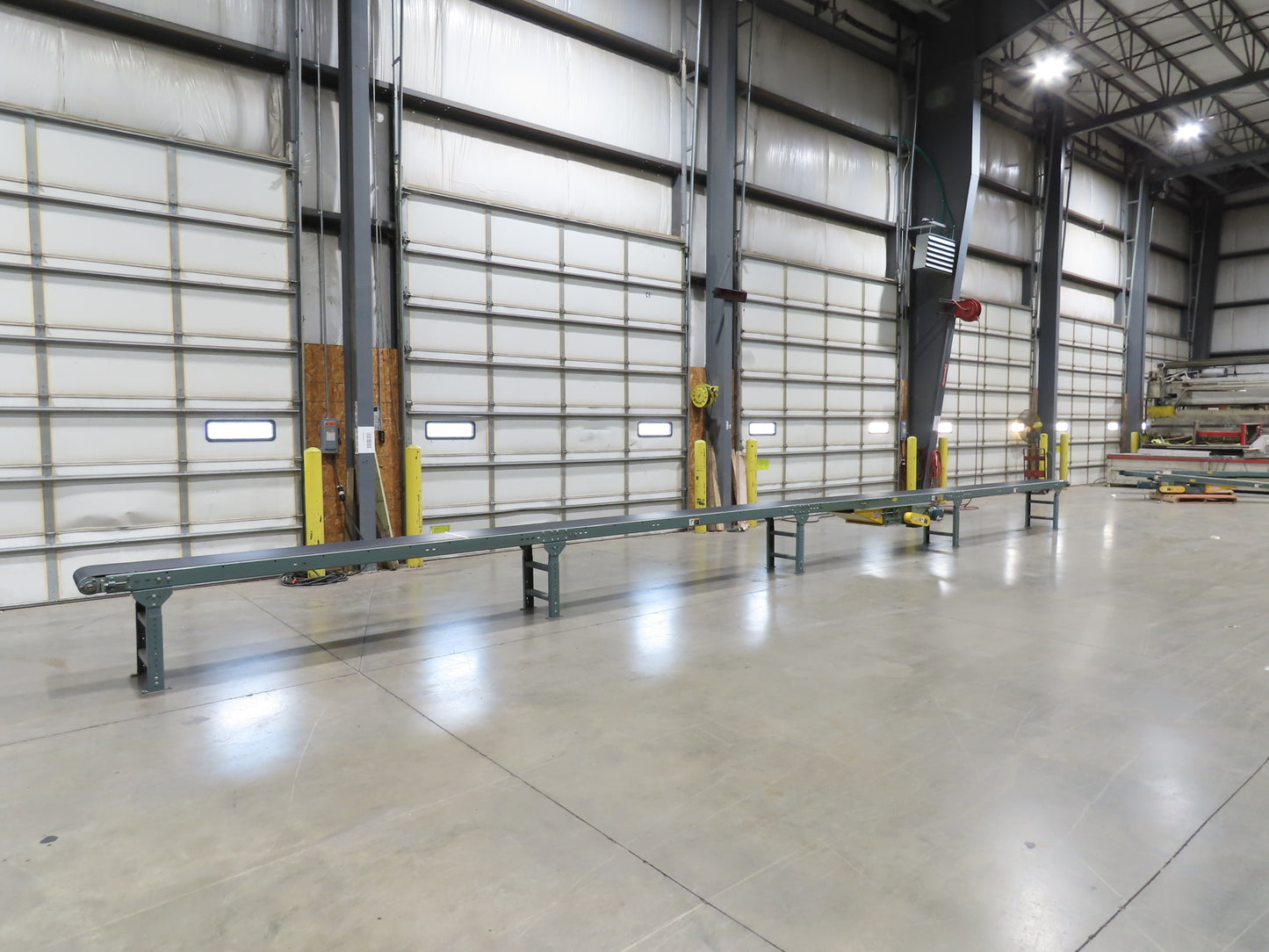 Hytrol 18"x 40' 10" Slider Bed Conveyor 15.5" Belt 1Hp 3PH Center Drive 50FPM