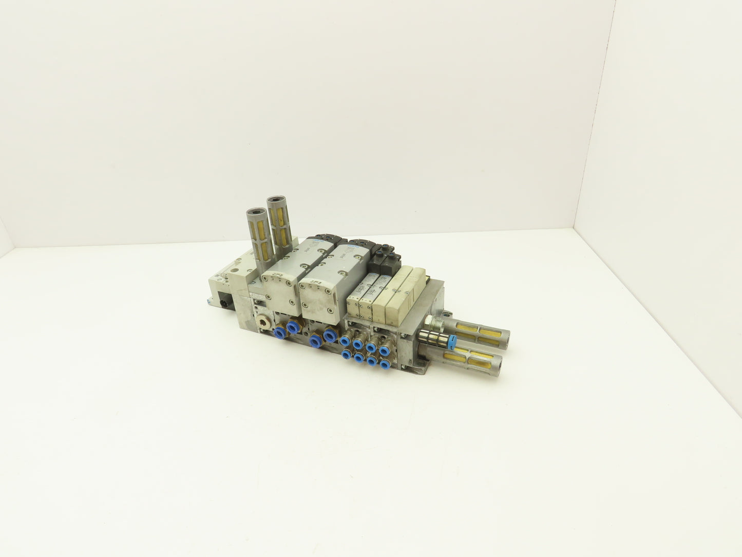 Festo VSVA-B-P53C-ZD-D2-1T1L Solenoid Valve Manifold 24VDC w/Bus Node CPX-FB 32