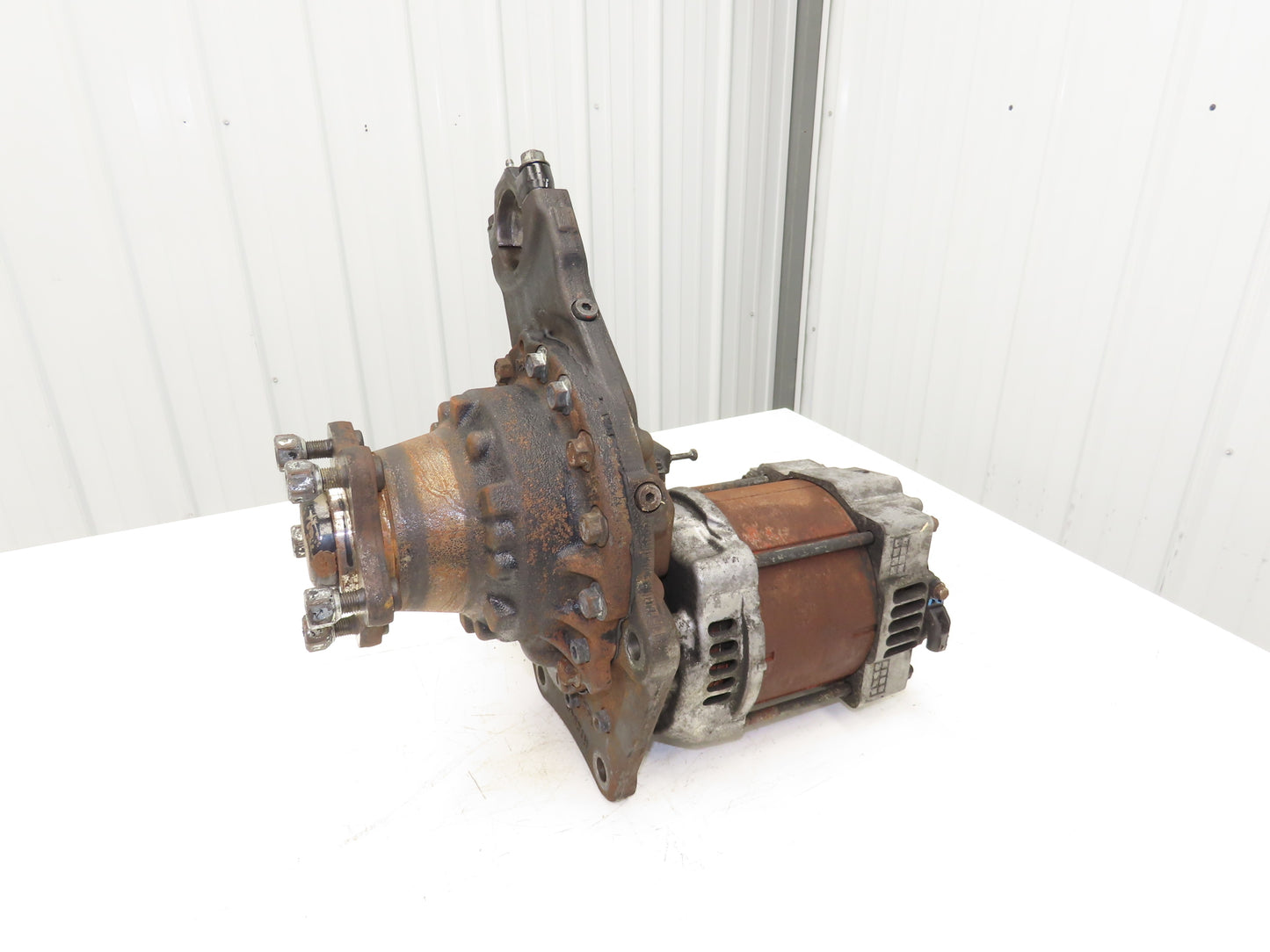 Toyota R12640 Forklift Right Front Drive Axle & Motor Assembly 5-Lug Off 8FBE15U