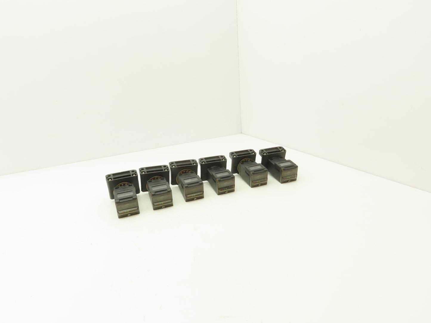 Allen Bradley 42GRU-9200-QD Photoswitch Sensor Series A Lot of 6