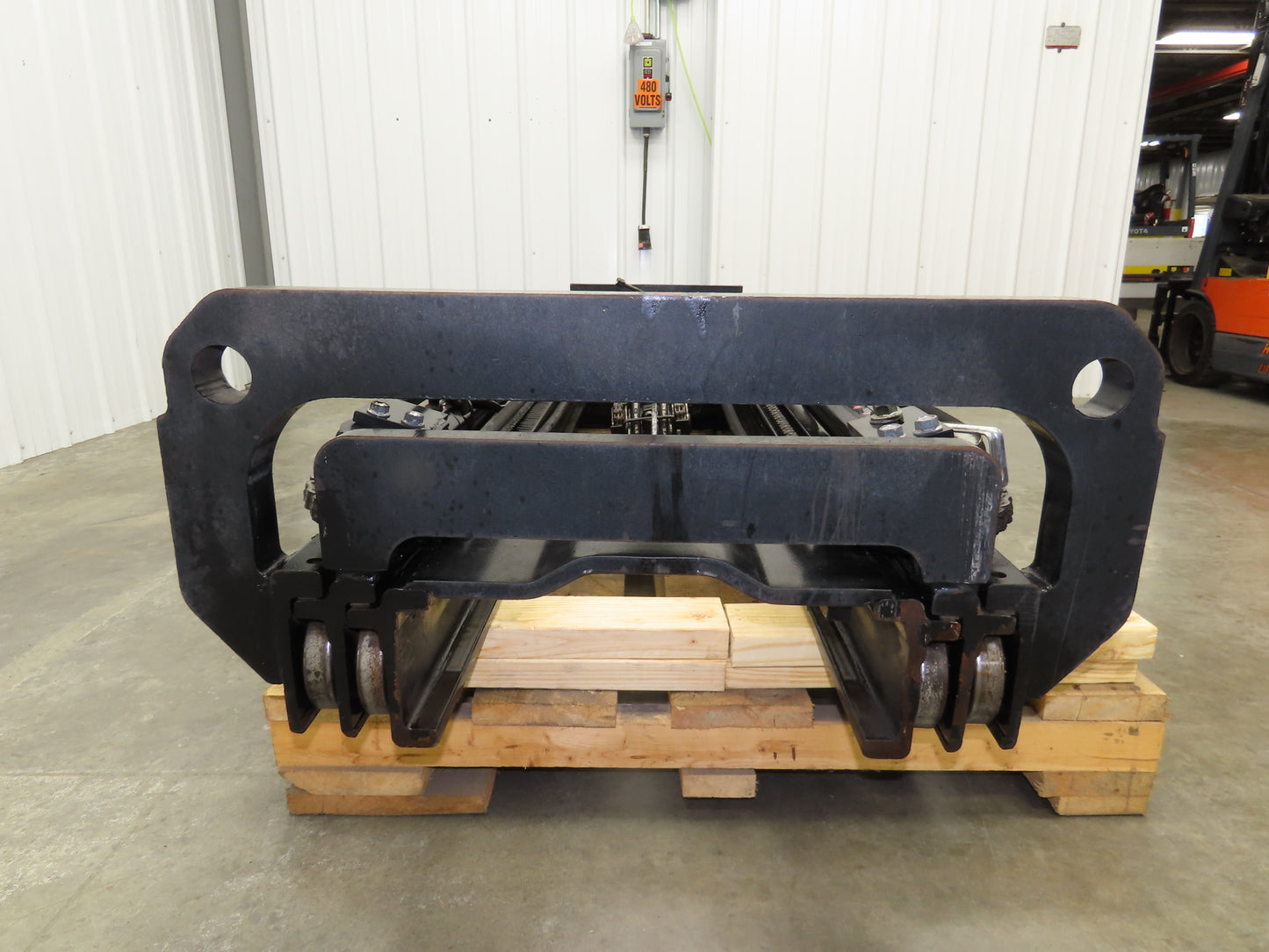 Toyota 8FBE15U Forklift Mast 189" 3-Stage Tilt Class II 2500lbs Capacity