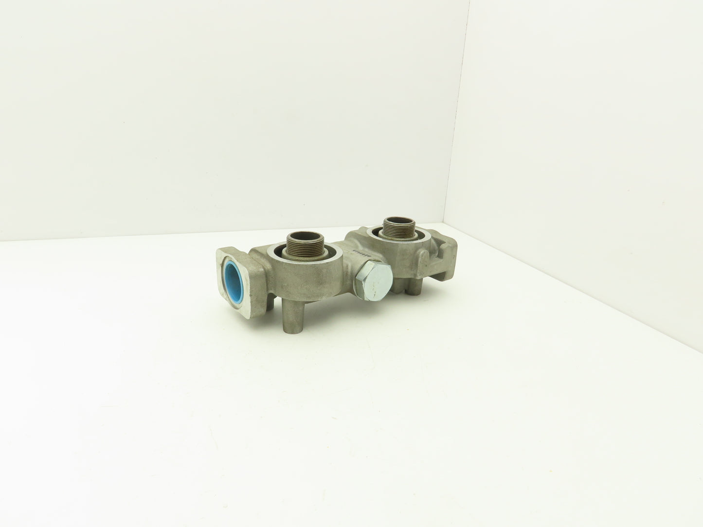 Donaldson Dual Hydraulic Spin-On Filter Head 1-1/2"SAE Filter Threads 1-3/4"