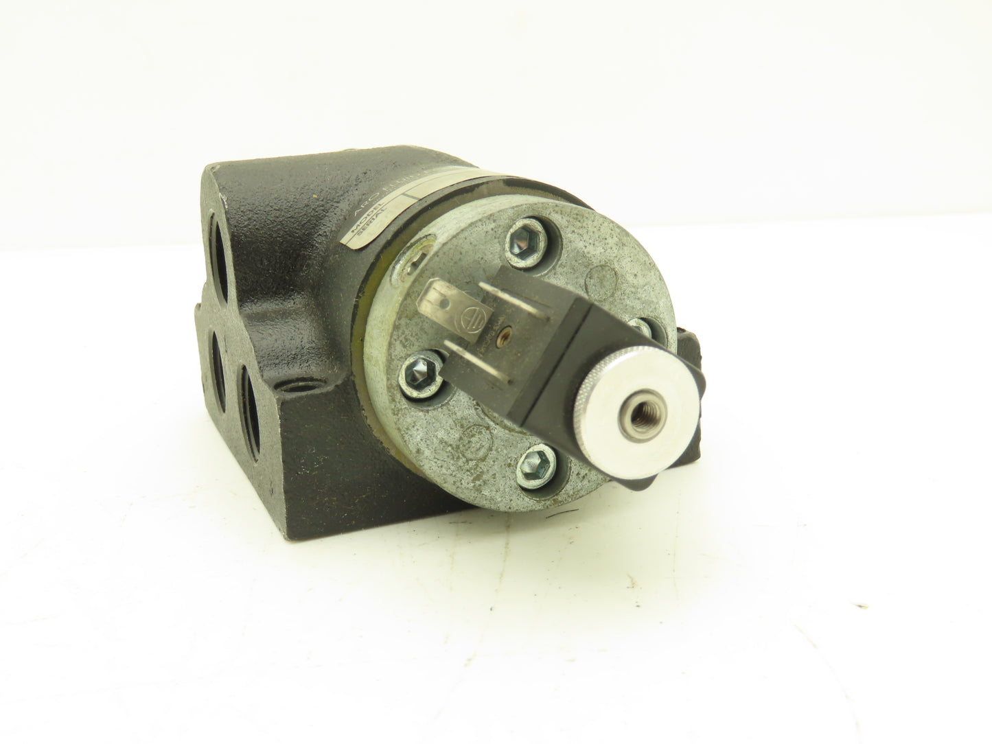 ARO Fluid Power K214SD Pneumatic Air Solenoid Valve 1/2" NPT 120VAC DIN Plug