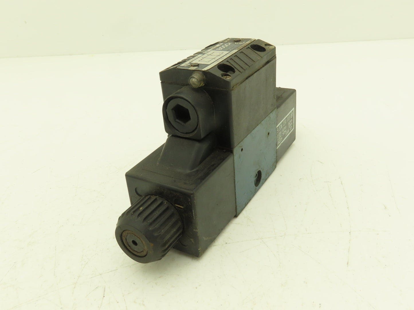 Bosch 081WV06P1V1020KE115/60 Hydraulic Valve 115VAC 60Hz 9 536 230 015 Solenoid