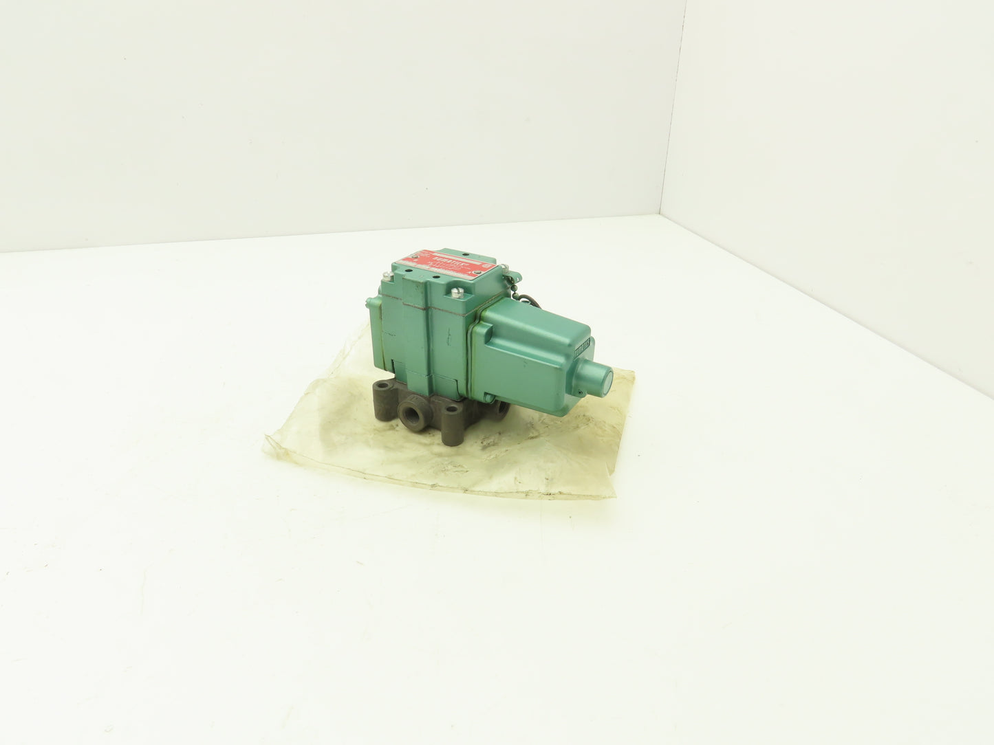 Numatics 12SAD4410A Pneumatic Air Solenoid Valve 120V 5 Way 2 Position