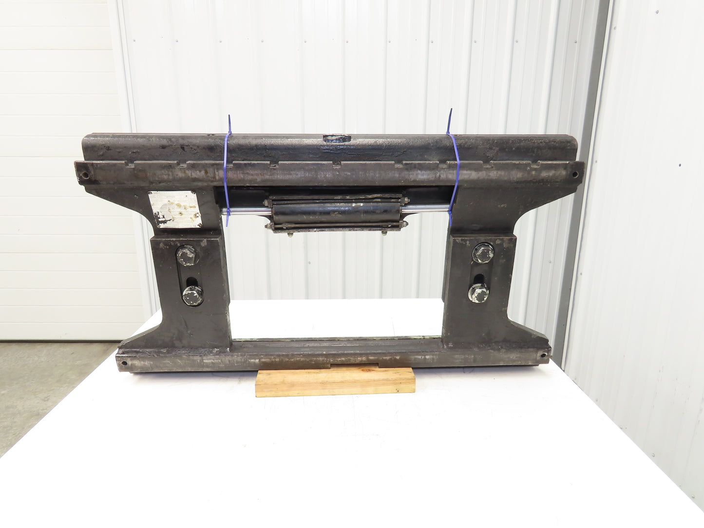 Yale SS3.00-4.50.1067-506250531 Forklift Side Shift 20" Class 2 Fork 42" Chassis