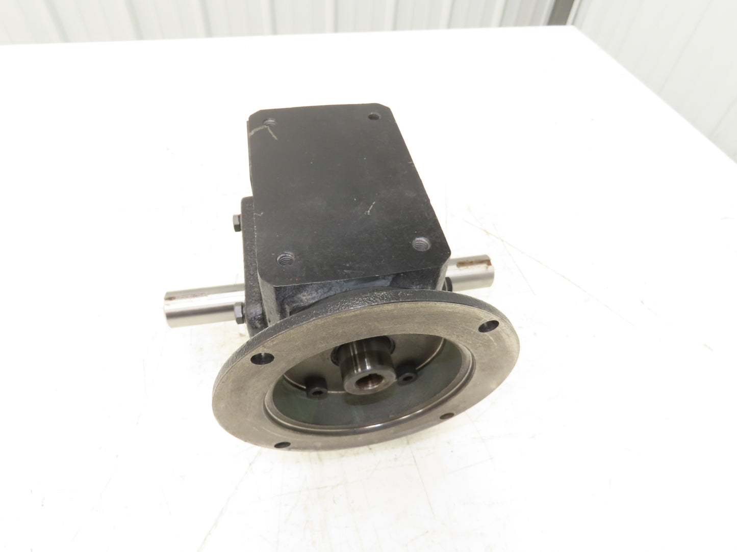 Worldwide HDRF237-30/1-DE-56C Worm Gearbox 30:1 Reducer 58rpm Dual Shaft 56C