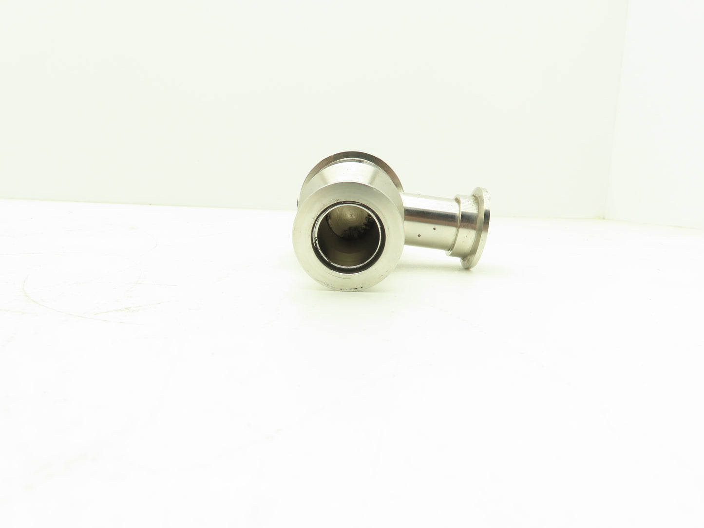 MDC KAV-100 Manual Pneumatic Angle Valve Vacuum Isolation 1" Connection