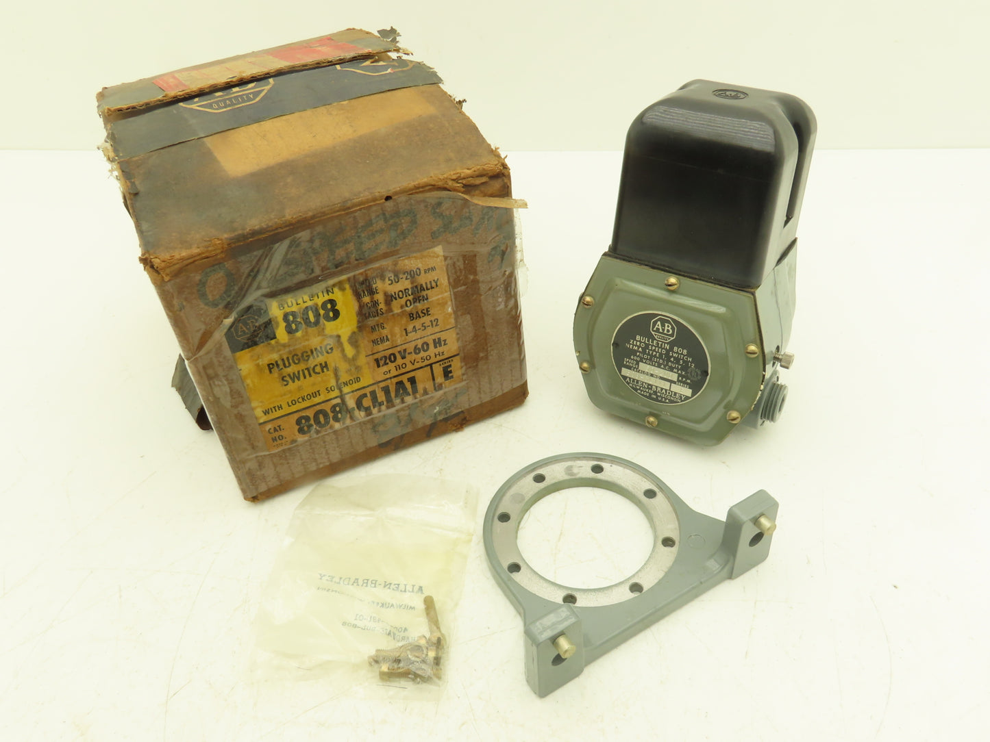 Allen Bradley 808-CL1A1 Zero Speed Plugging Switch 50-200 RPM 120V Ser E