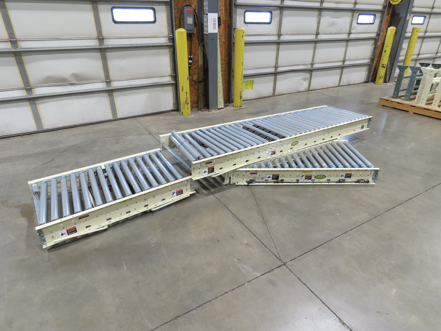 Hytrol 30" Gravity Roller Conveyor 1.9" Roller 27"BF 5-Sections 48' 4"L w/Legs