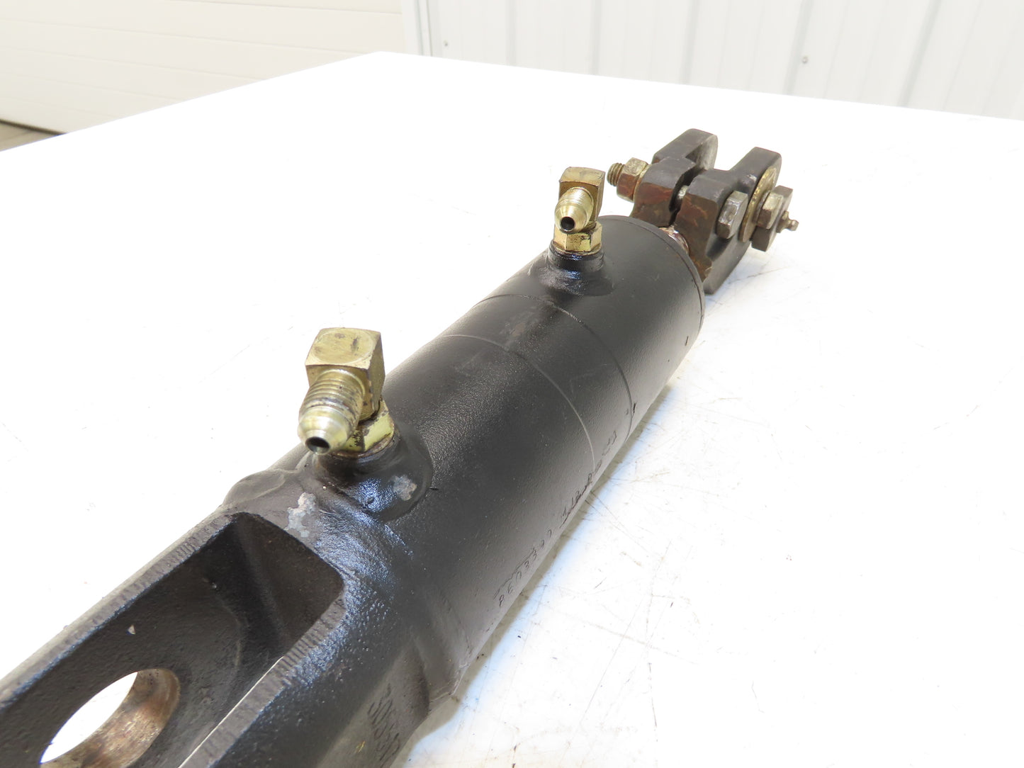 Yale 305517 Hydraulic Tilt Cylinder Off Stand On ESC030FAN36TE094 Forklift