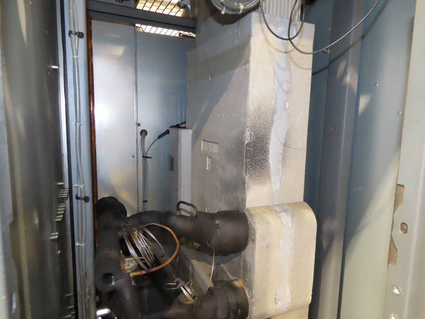 Atlas Copco GA160VSD-FF 215Hp Rotary Screw Air Compressor 1076CFM 460v Air Dryer