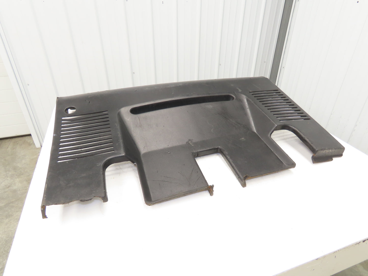 Yale Hood Plastic Cover Removed From ESC030FAN36TE094 Stand On Forklift