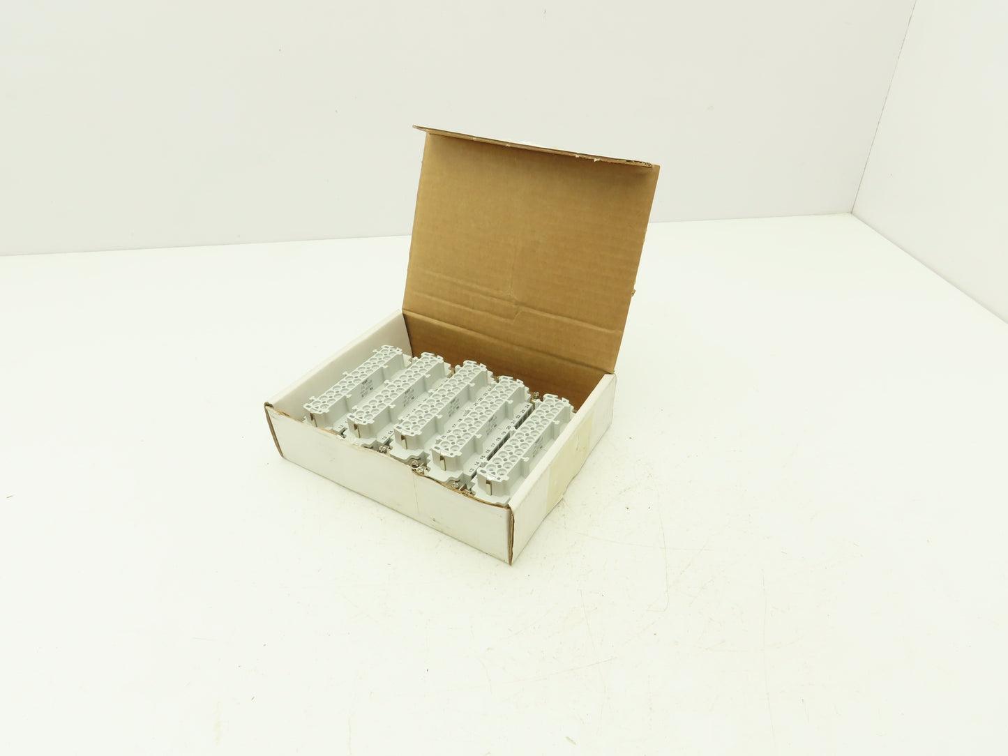 Thomas&Betts FS 124B 12-Pin Female Insert 16A 600V Lot of 5