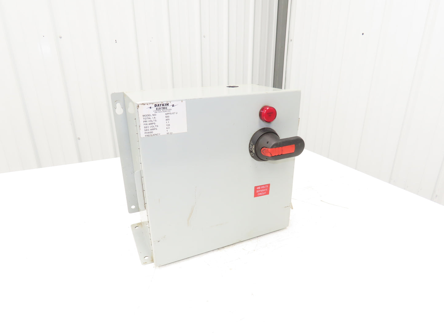 Daykin GPFS-07 U Stepdown Transformer Disconnect 500VA 1Ph HV 480V LV 120V *Read