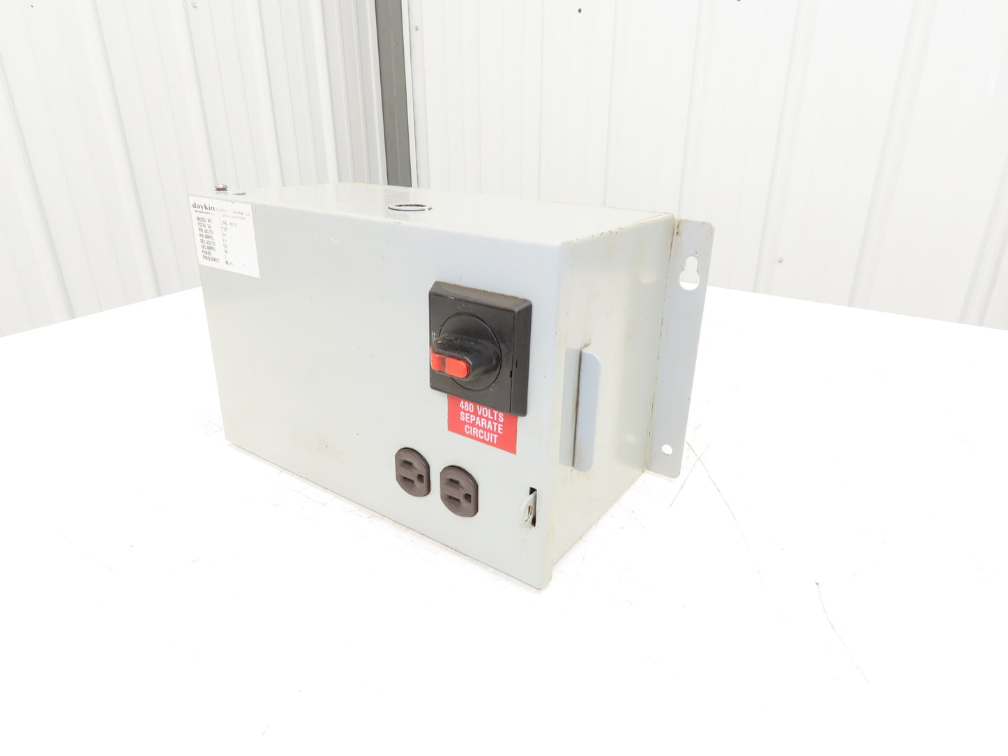 Daykin LTFS-01 U Stepdown Power Transformer Disc 2000VA HV 480V LV 120V 1PH