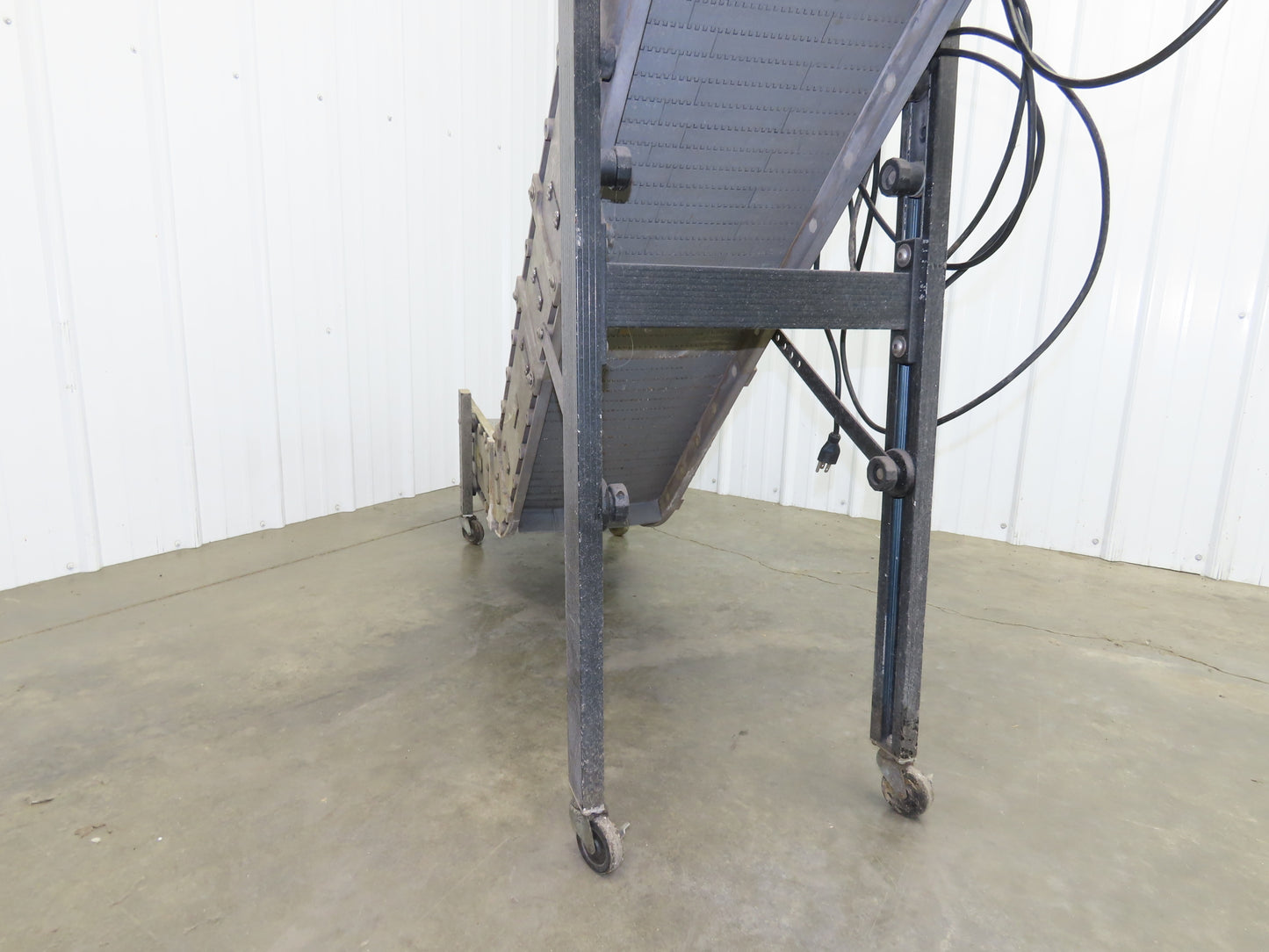 Dynacon 12"x 7' Portable Cleated Belt Incline Conveyor 115V 32FPM