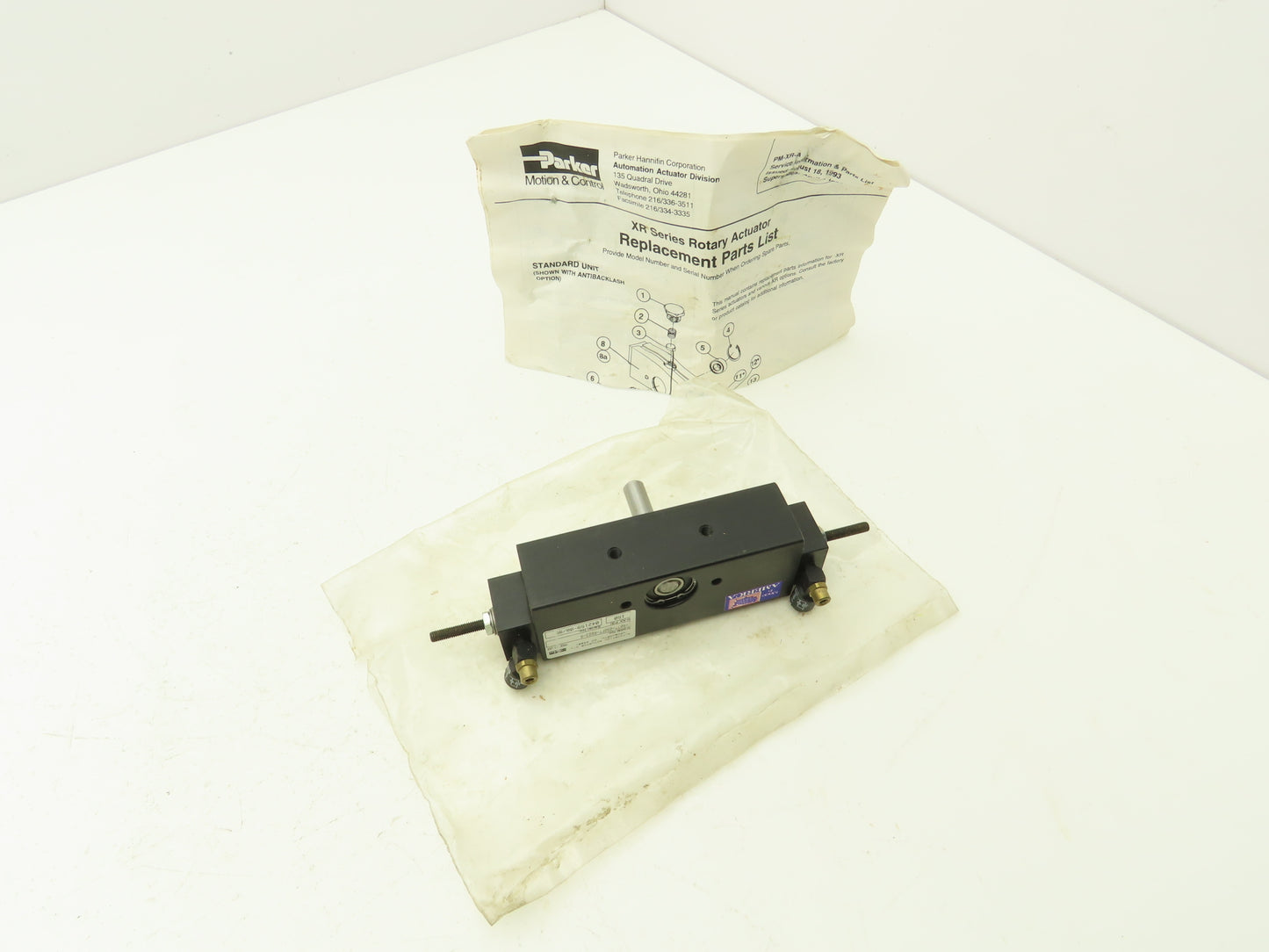 Parker XR077-090FT-RB23-A Pneumatic Rotary Actuator 3/8" Shaft 90Deg Rotation