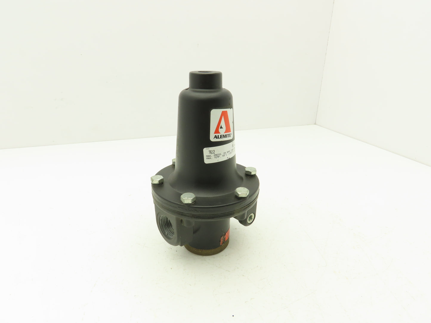 Alemite 7612 Air Pressure Regulator 3/4" NPTF 300PSI Missing T-Handle Control