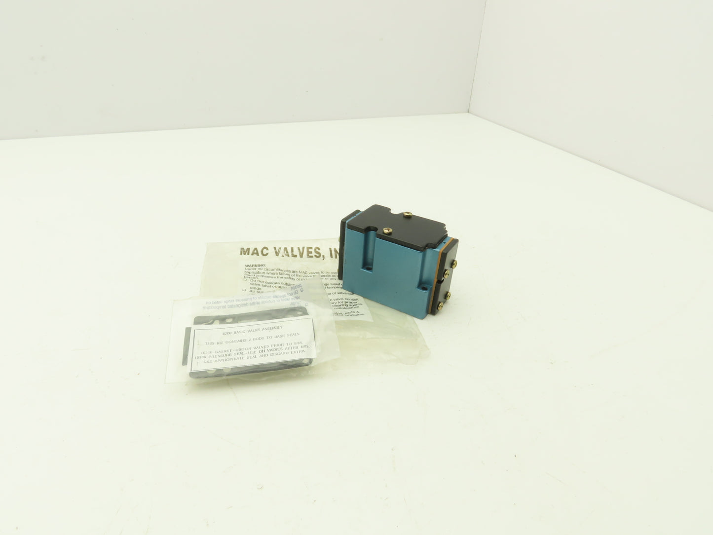 Mac 6222C-000-RA Pneumatic 4-Way Air Valve