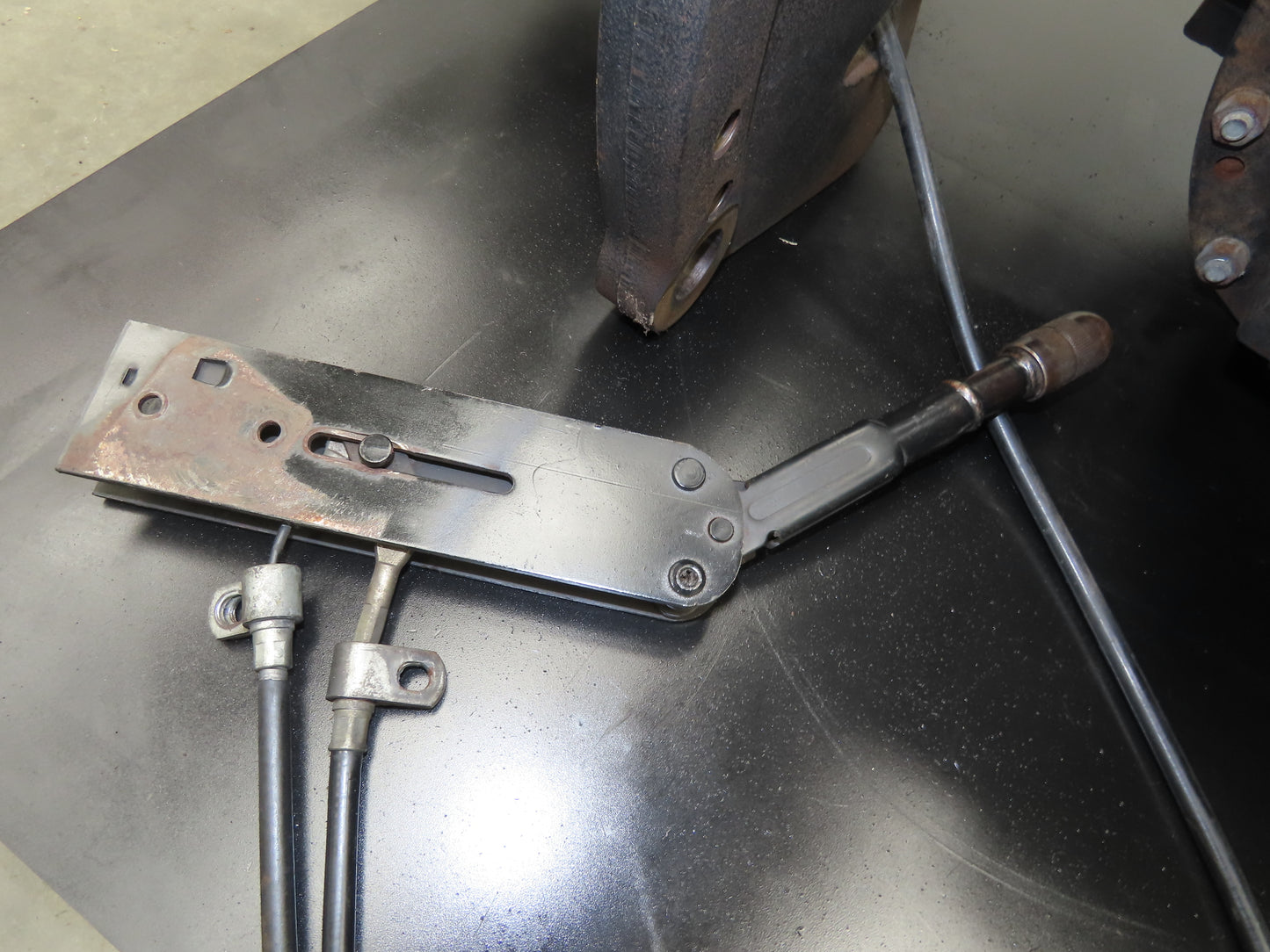 Yale Forklift Front Dual Wheel Drive Axle Assembly 6-Lug Off ERC100HHN48TV096