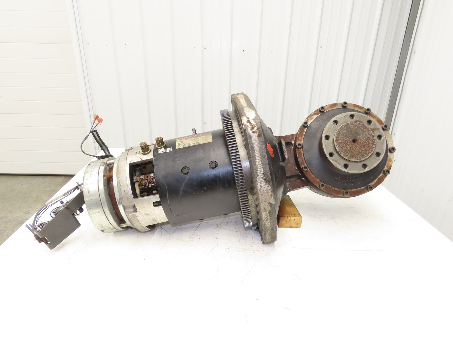 Raymond FD2-4002 36/48V DC Drive Motor Steering Swivel Wheel Hub Assy 410027