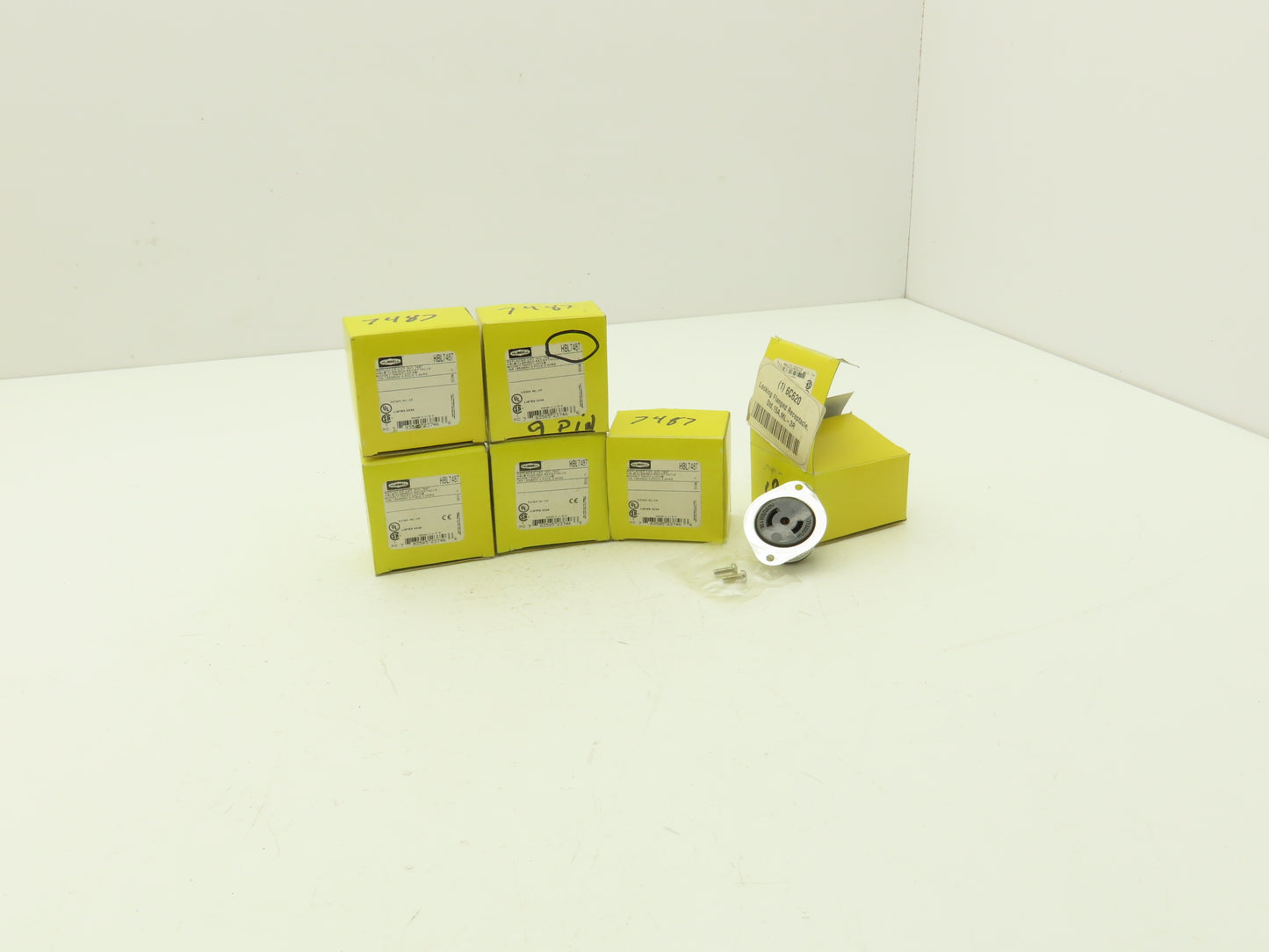 Hubbell HBL7487 Flange Mount Twist Lock Receptacle 15A 120/250VAC Lot of 6