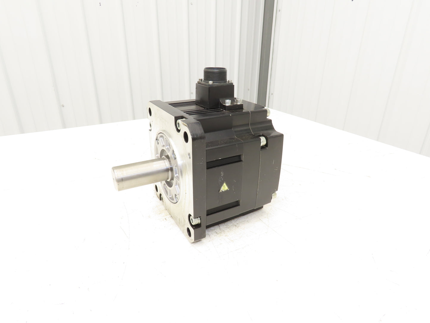 Mitsubishi HF-SP202B Servo Brake Motor 2kW 2000 RPM 132V 3PH Encoder 0BA18-100