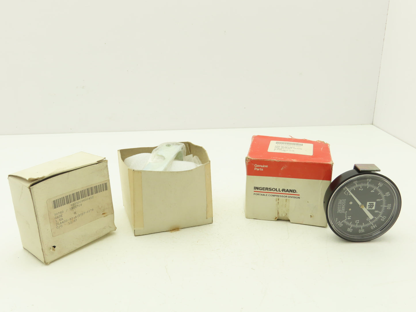 Ingersoll Rand 2R26709 Discharge Pressure Gauge 0-200 PSIG 1/8" NPT Rear Port