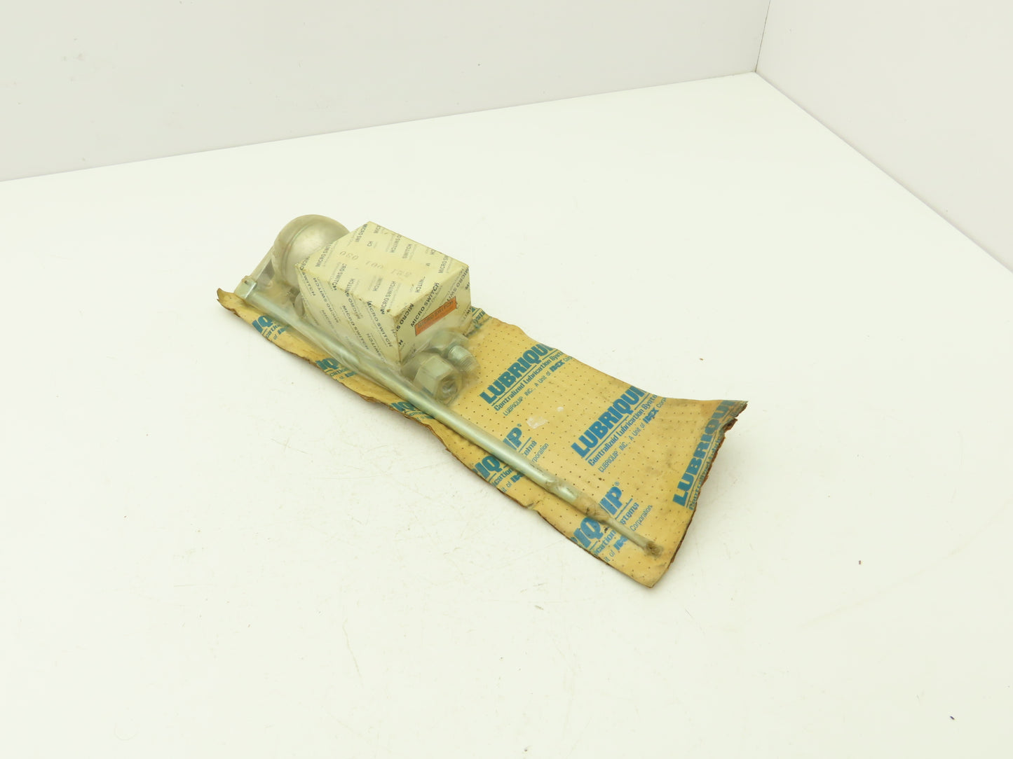 Lubriquip 521-001-030 Graco Modu-Flo Low Level Switch Assy 15A Micro Switch