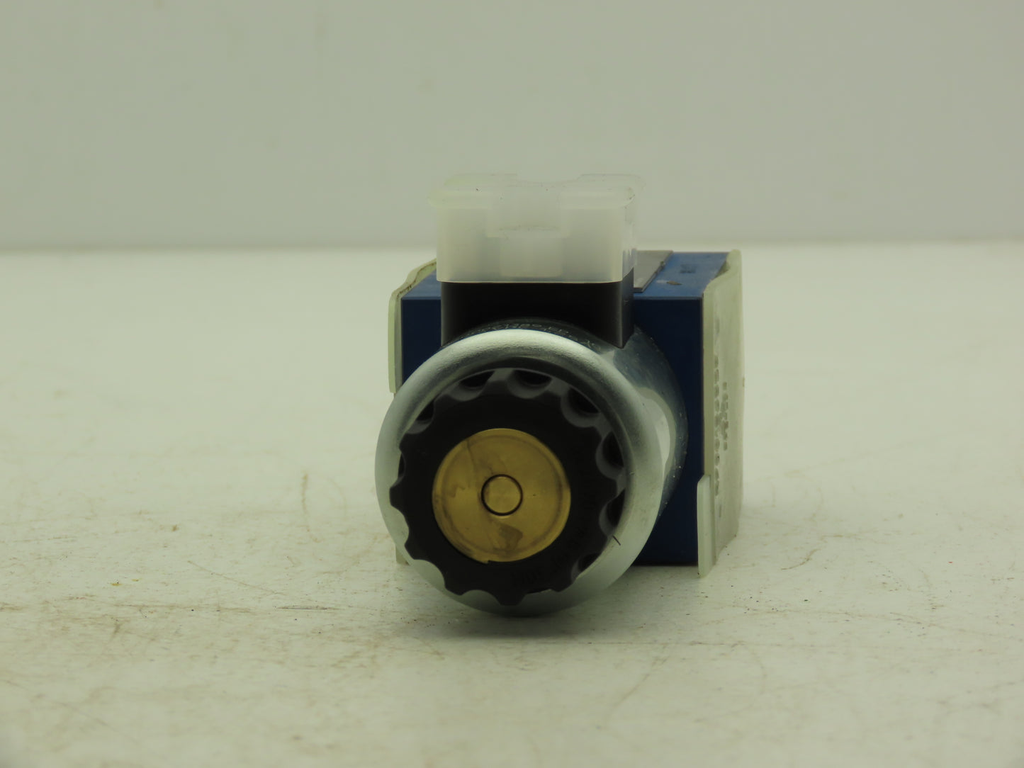 Rexroth Z4WE 6 D27-31/EG24N9K4 Hydraulic Directional Control Solenoid Valve 24V