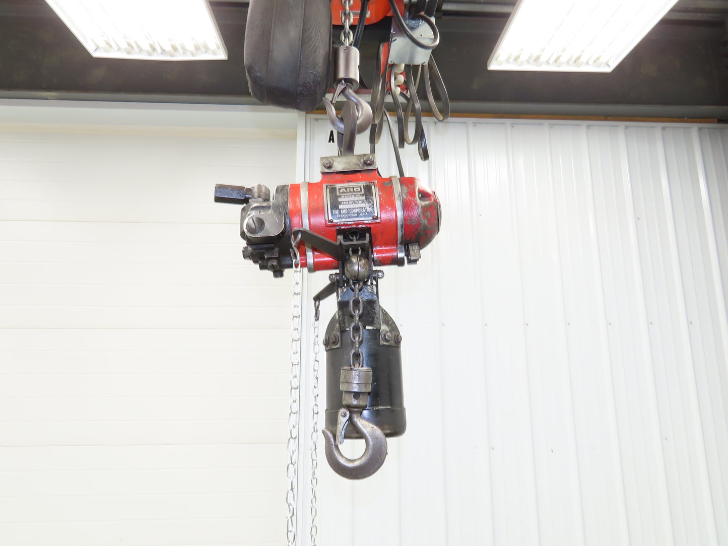 Aro 7700D 1/2 Ton 1000lb Pneumatic Air Chain Hoist 11' 7" Lift 10' Pull Chain