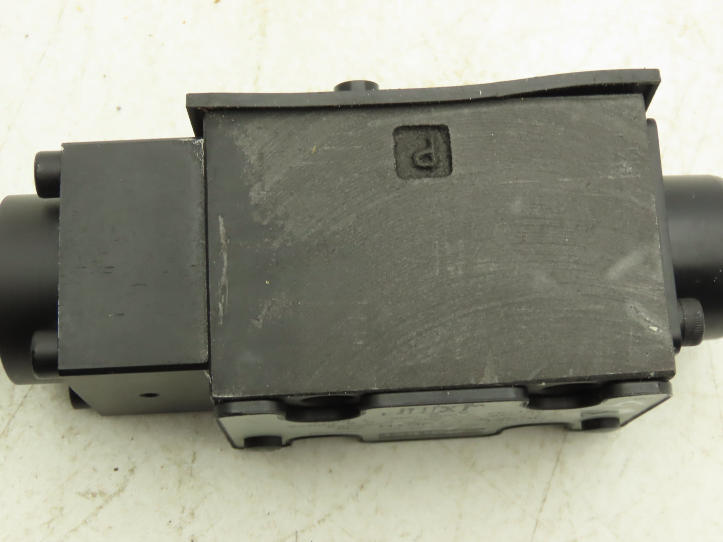 Parker D1VC1H 70 Directional Control Valve 2-Position Cam Roller 5000 PSI