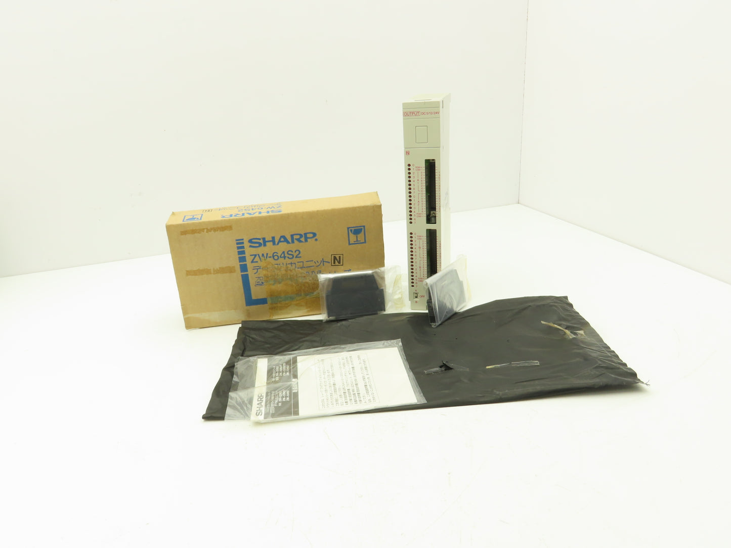 Sharp ZW-64S2 Output I/O Module DC 5/12/24VDC W/ 3K144010B Printed Circuit Board