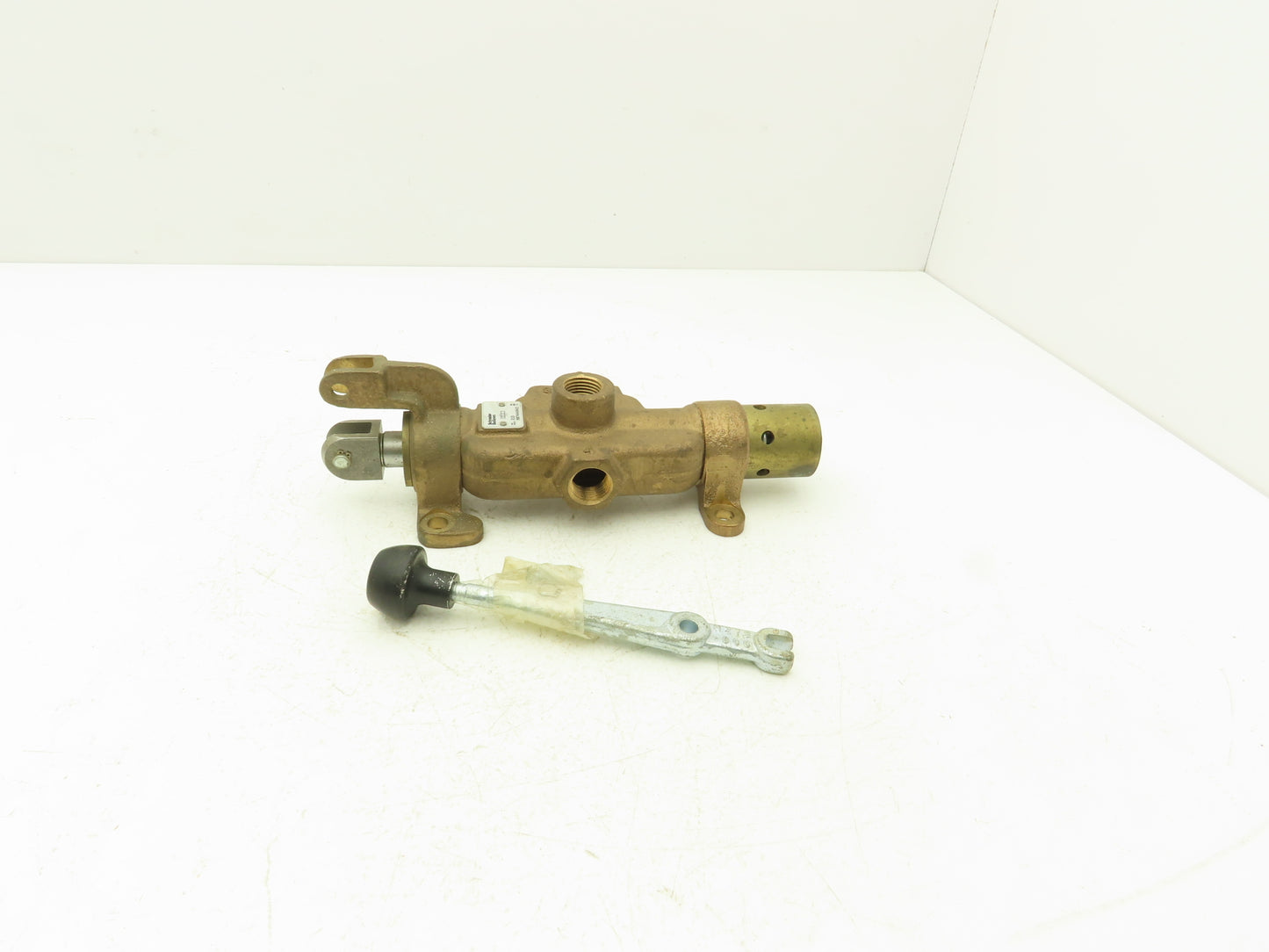 Schrader Bellows M07444943 Pneumatic Manual Air Valve Roller Lever Spring Return