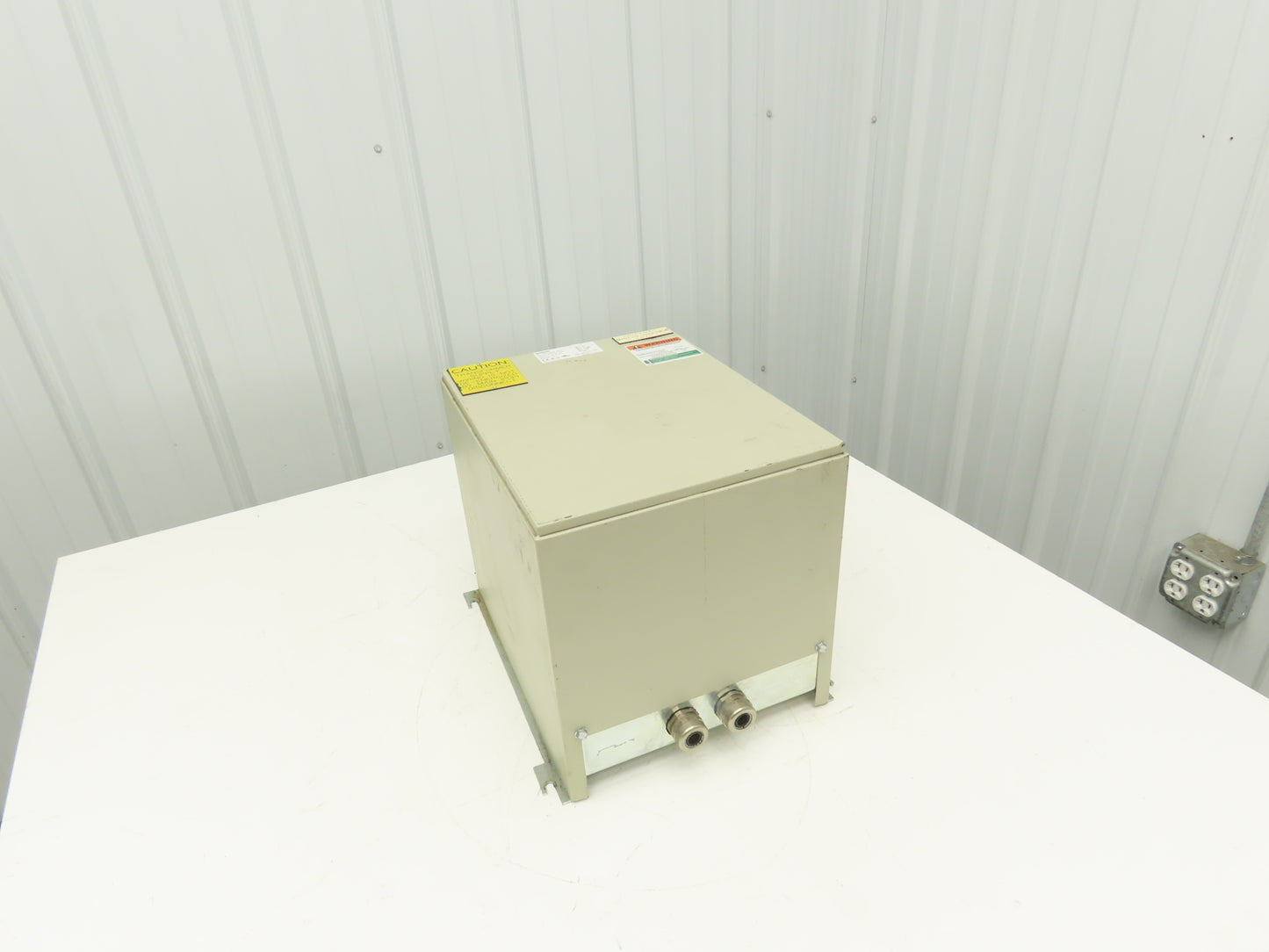 Siemens 4AT3096-0EQ80-0FD0 Stepdown Transformer 3/17kva HV 280-575V LV 120V 1PH