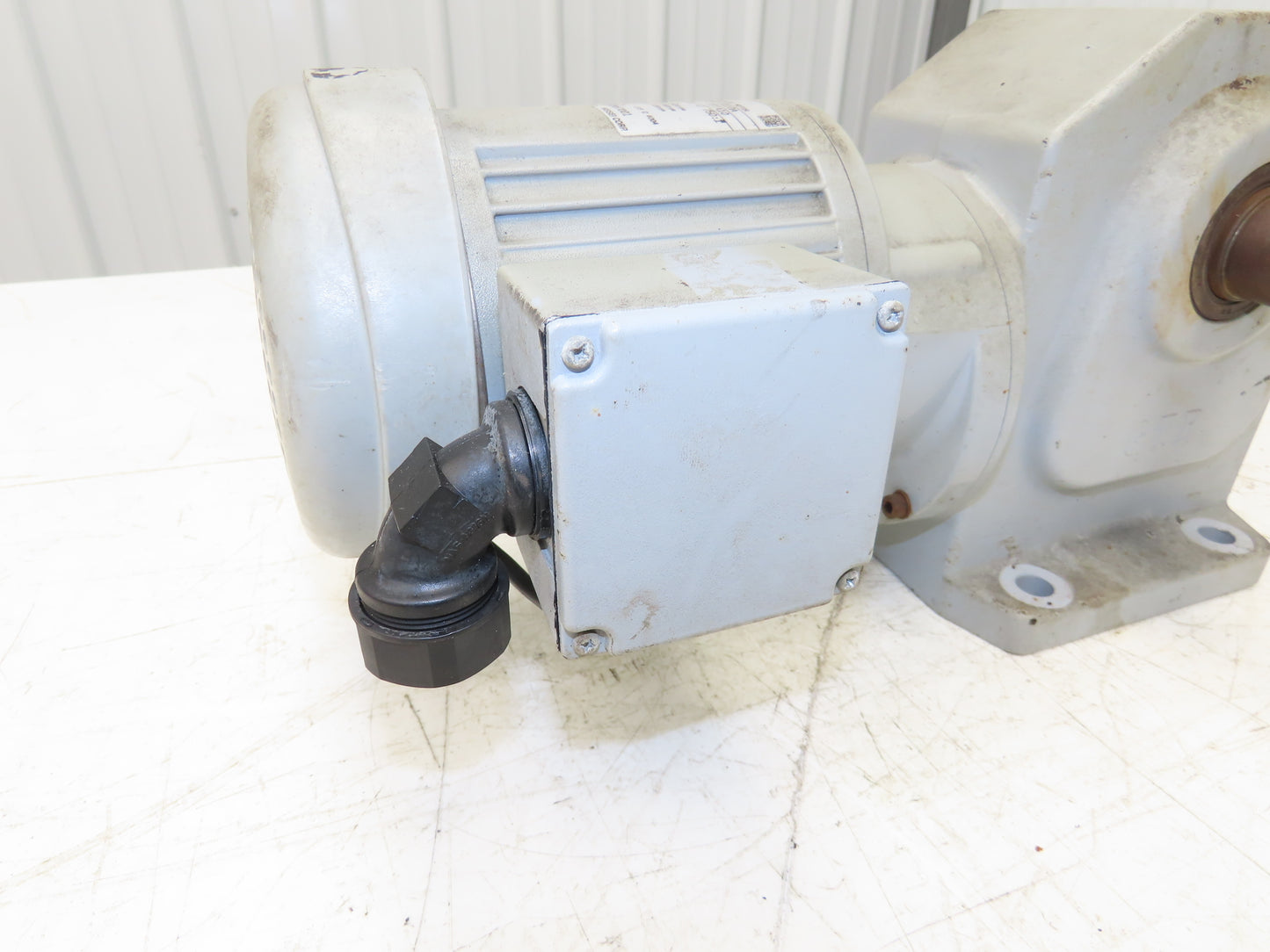 GTR Nissei H2LB-32R-750-T010A Gearmotor 750:1 Ratio 0.1kw 2.3rpm 220V 3PH