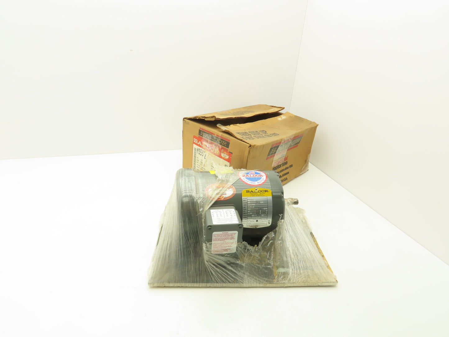 Baldor M3532 AC Motor 1/4 HP 850RPM 230/460V 60Hz 3Ph 56 Frame TEFC