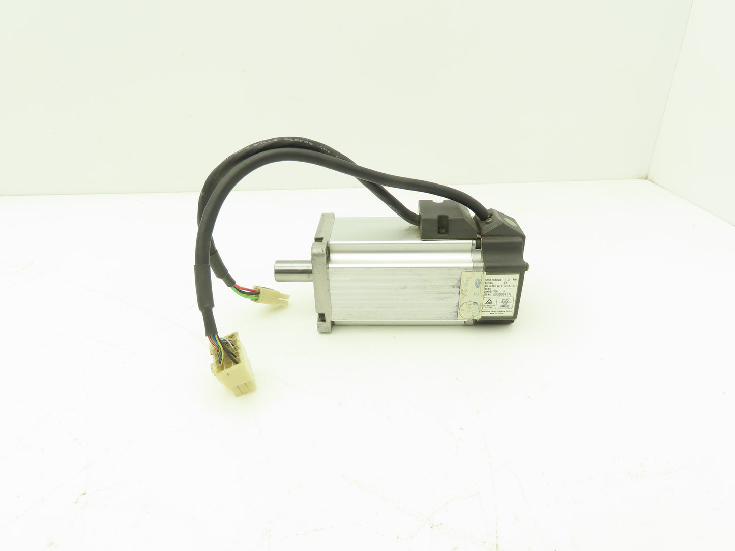 Panasonic MUMS042A1A0S Servo Motor 114V 2.5A 0.4kW 3Ph 3000RPM 200Hz 14mm Shaft
