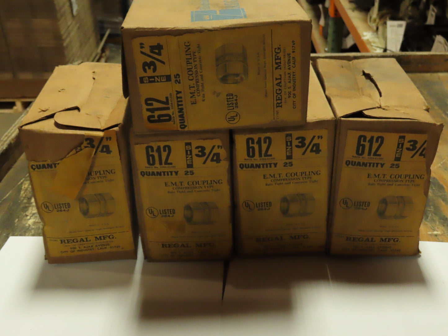 Regal 612 3/4" EMT Conduit Compression Coupling Concrete Rain Tight Lot of 125