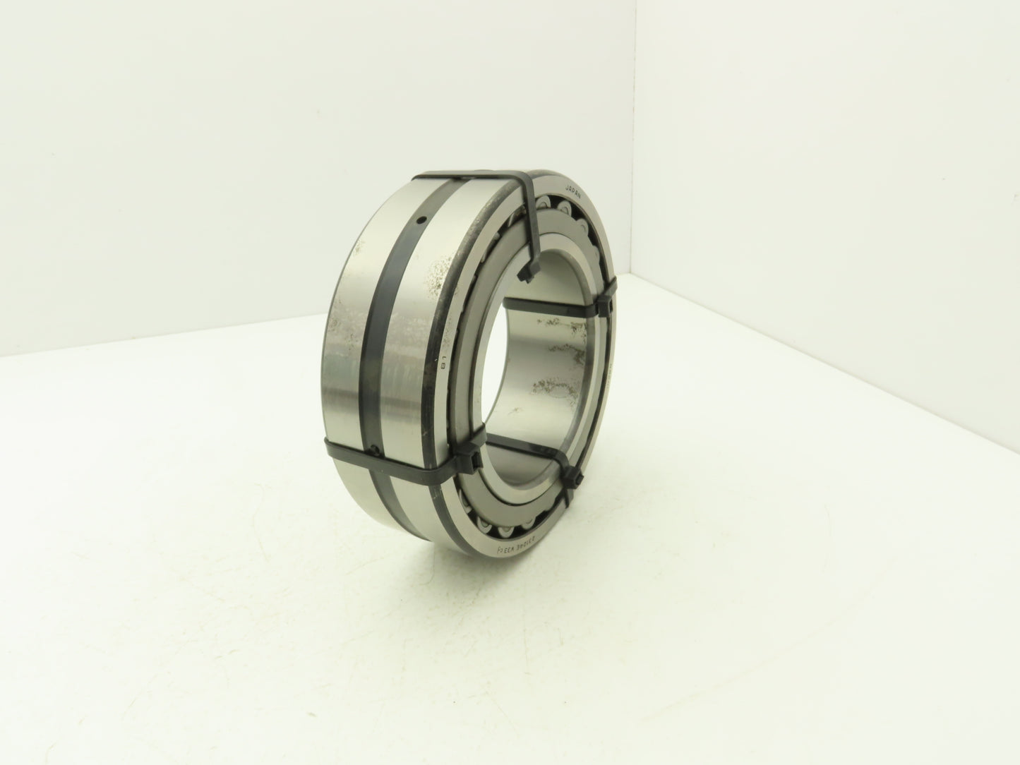 Nachi 23124E W33C3 Spherical Roller Bearing 120mm ID x 200mm OD x 62mm Width