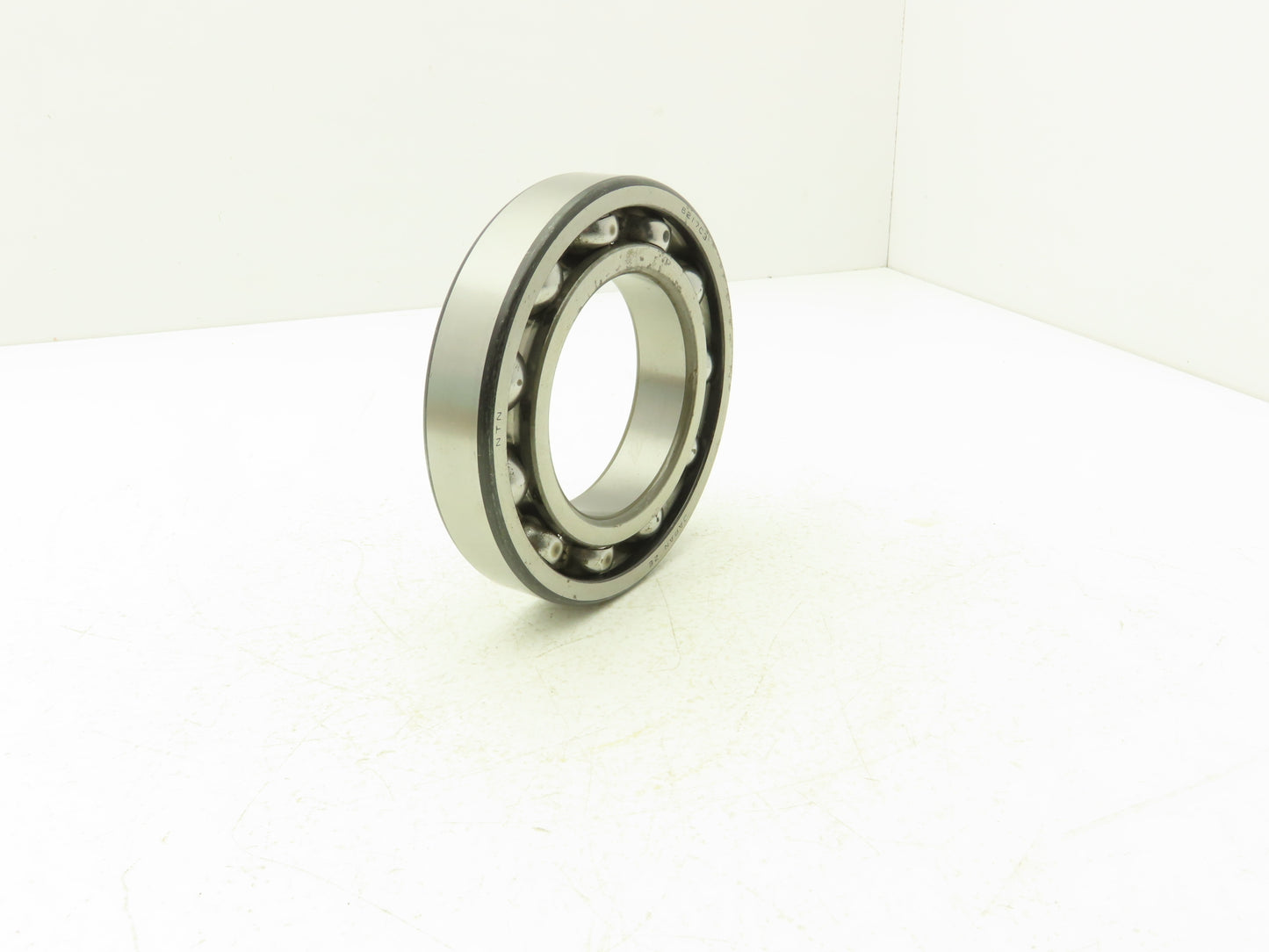 NTN 6217C3 Radial/ Deep Groove Ball Bearing 85mm ID x 150mm OD x 28mm Width