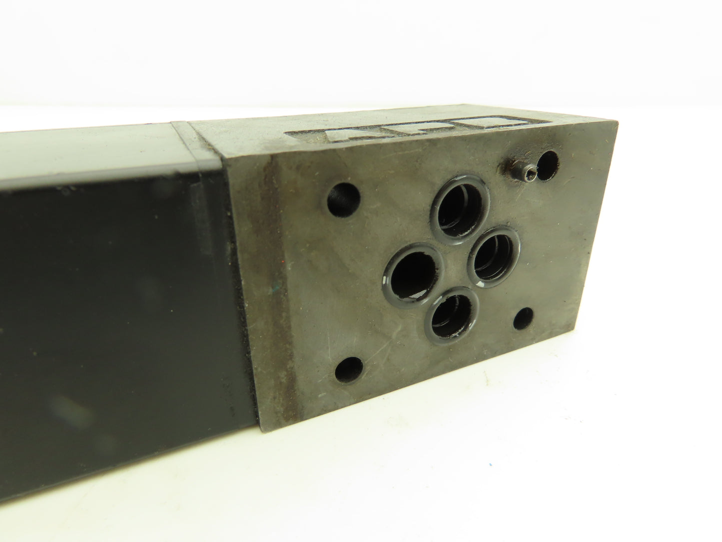 Vickers DG4V-3-2A-M-U-H-7-60 Hydraulic Solenoid Operated Directional Valve 24VDC