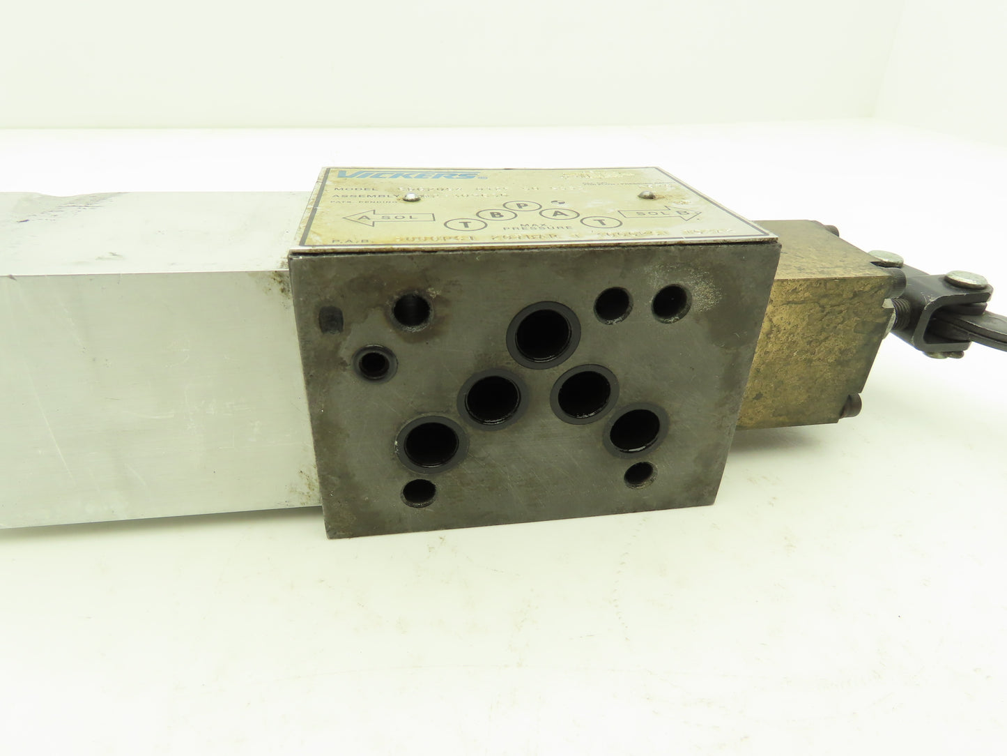 Vickers SDG20S4 012F 50 S553 Directional Control Solenoid Valve Spring Lever