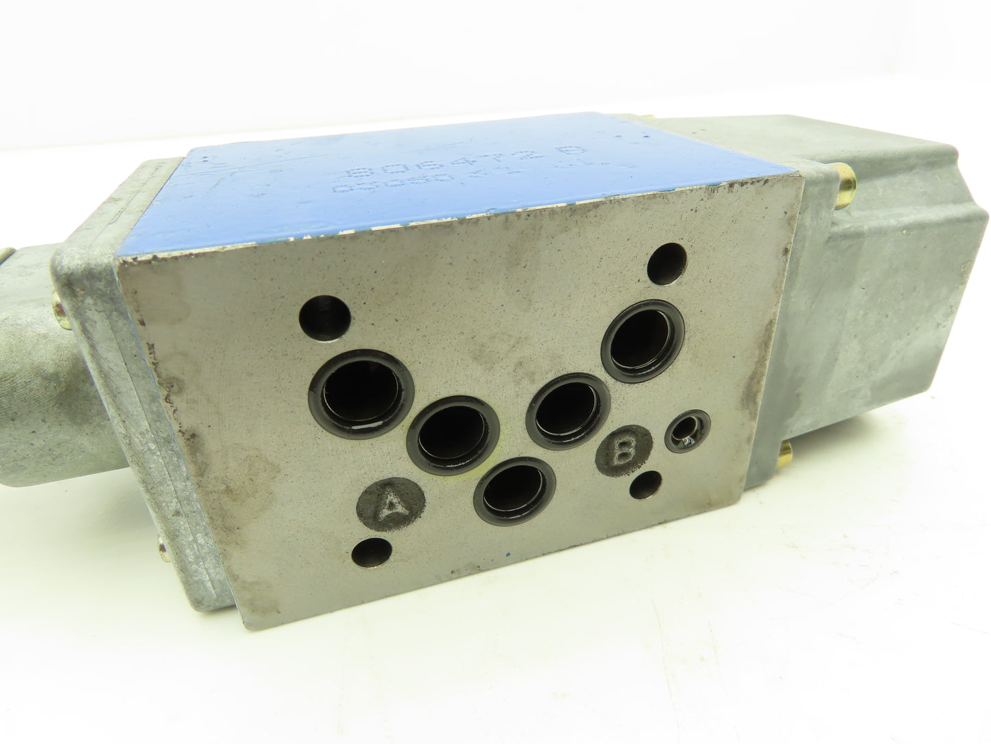 Rexroth 5-4WMRC 10 X70-32/YAW Hydraulic Valve Limit Switch Lever operated