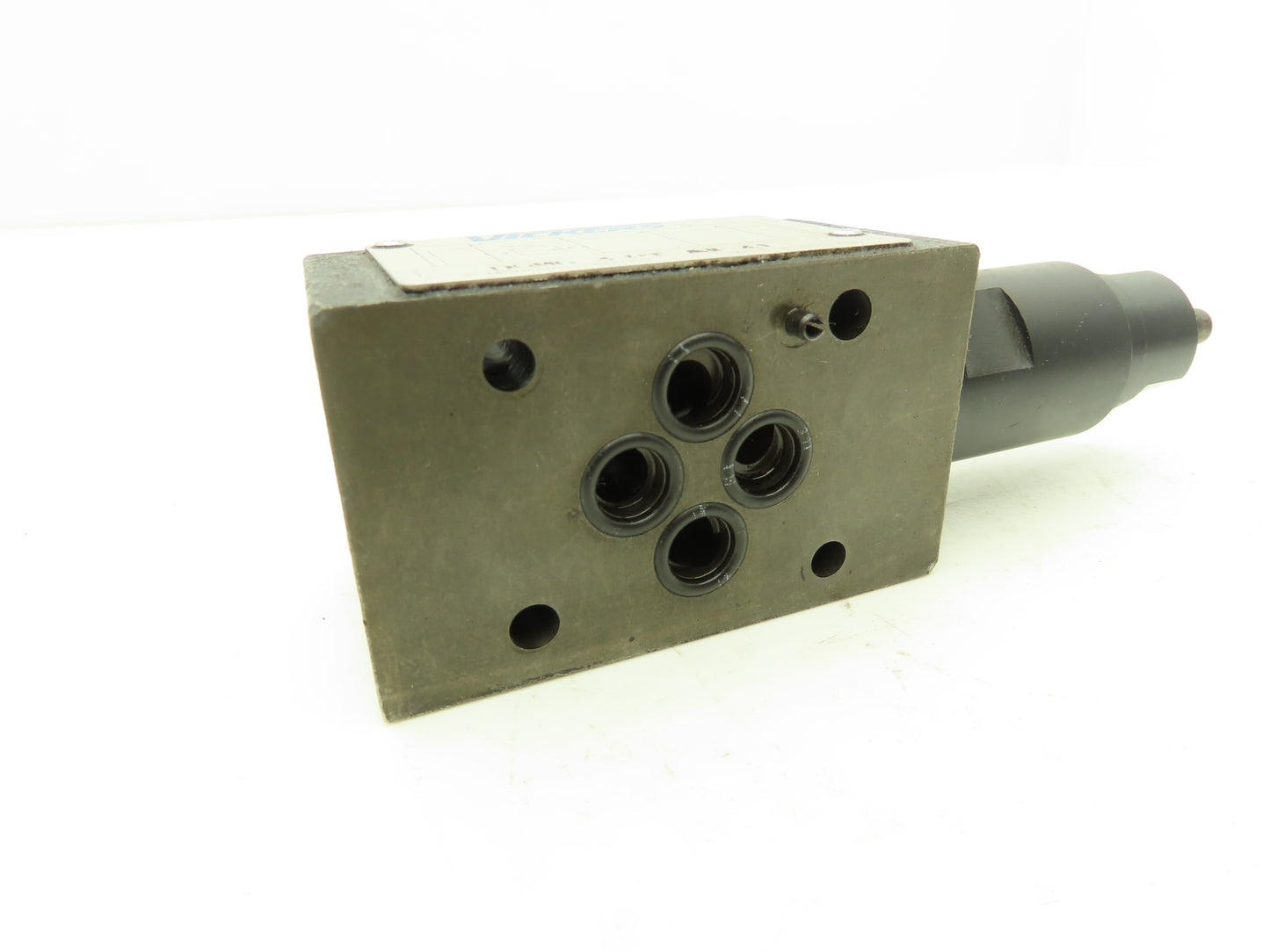 Vickers DGMC-3-PT-AW-41 Hydraulic Flow Control Relief Valve D03