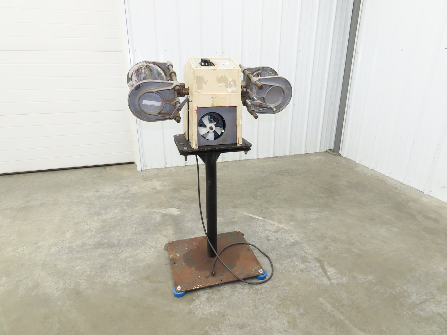 Red Devil 5400 One Gallon Paint Shaker Mixer Double Arm 2 Gallon Cans