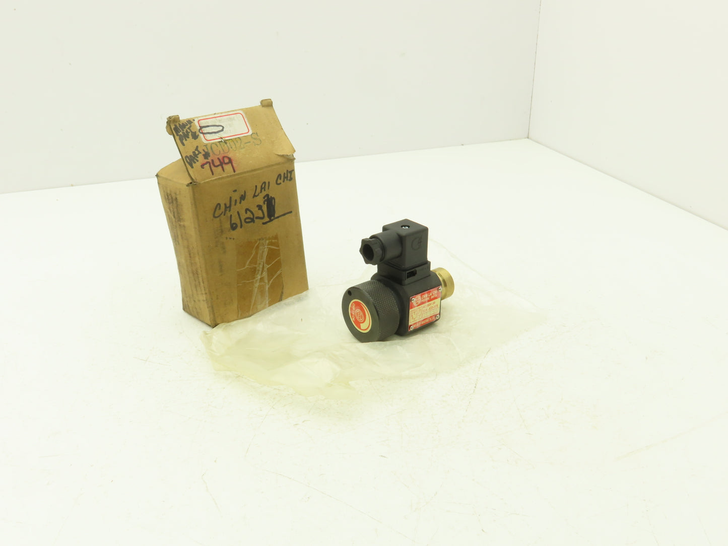 Chin Lai Chi JCD-02S Hydraulic Low Pressure Relay Oil Pressure Control Switch