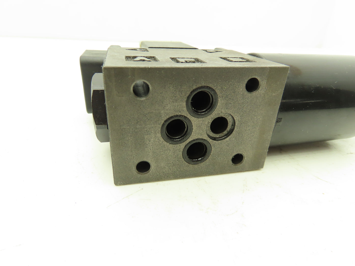 Nachi SE-G01-H3X-GR-D2-5453A Hydraulic Directional Control Solenoid Valve 24VDC